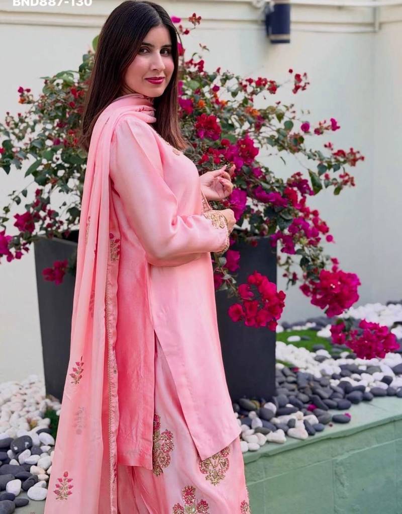 Pink silk blend embroidered kurta-sets