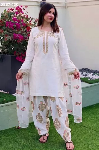 White silk blend embroidered kurta-sets