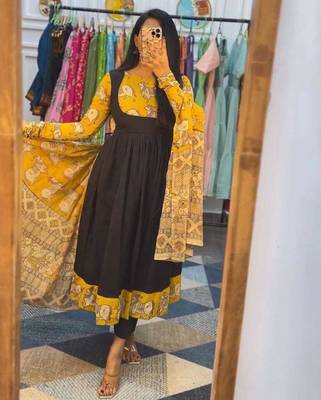 black printed cotton blend womens kurta set 1