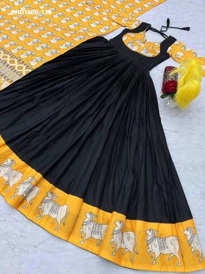 black printed cotton blend womens kurta set 3
