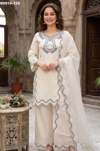 Off-white silk blend embroidered kurta-sets