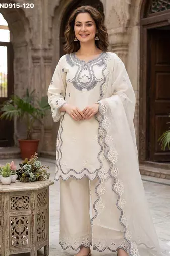 Off-white silk blend embroidered kurta-sets
