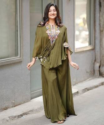 mehendi green embroidered chinon kurta set 1