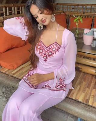baby pink georgette embroidered kurta set 1