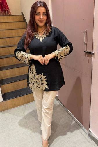 Black cotton blend embroidered kurta-sets