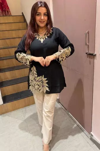 Black cotton blend embroidered kurta-sets