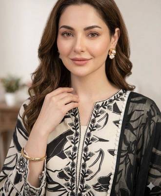 off white muslin kurta set with embroidered floral print 2