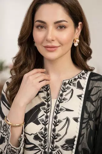 off white muslin kurta set with embroidered floral print