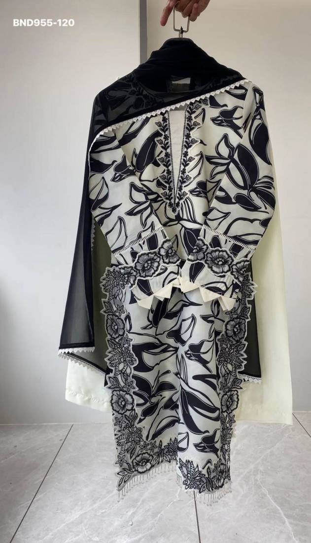 Off-white muslin embroidered kurta-sets