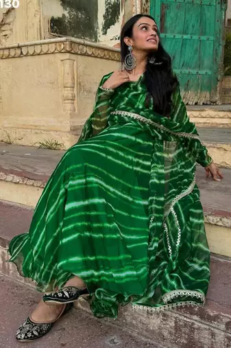 green georgette kurta set with printed pattern