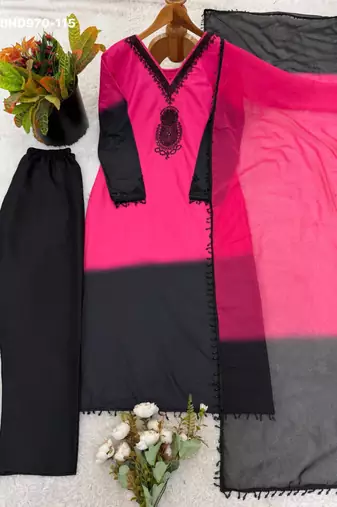 pink crepe kurta set with thread embroidered work