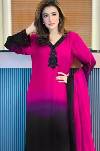 pink crepe kurta set with thread embroidered work