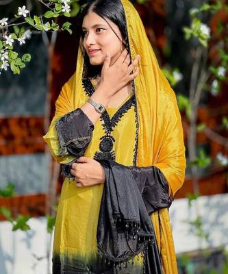 yellow crepe kurta set with embroidered thread design 5