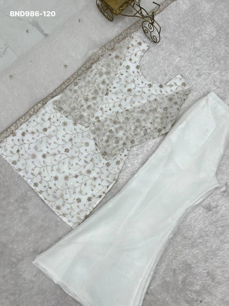 White silk blend embroidered kurta-sets