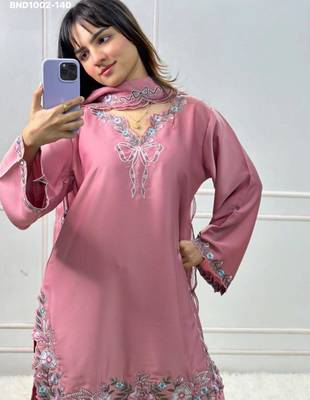 onion pink crepe embroidered kurta set 1