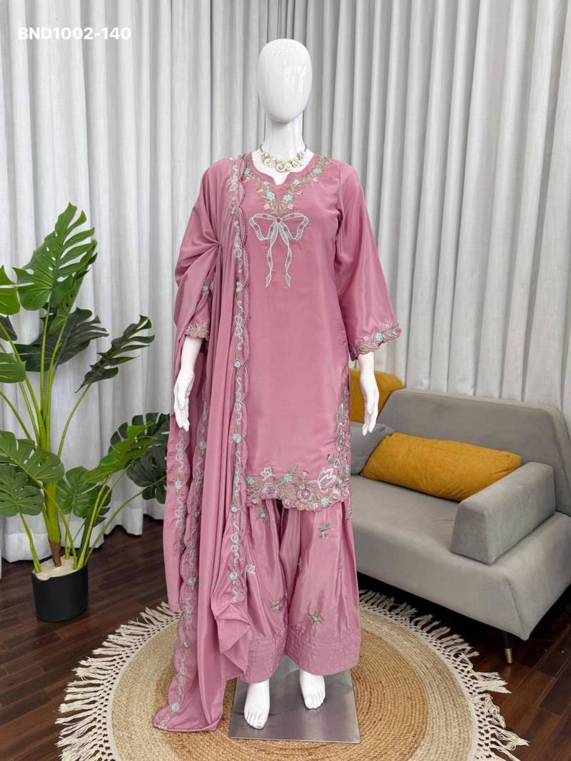 Onion-pink crepe embroidered kurta-sets