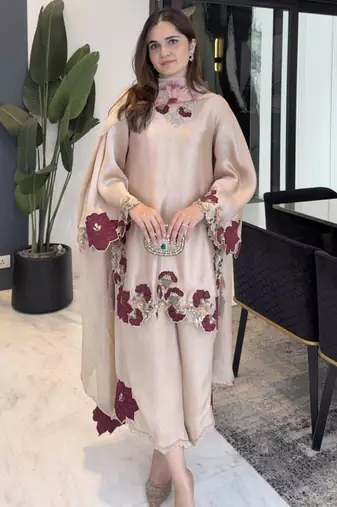 Beige silk blend embroidered kurta-sets