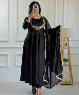 black georgette kurta set with embroidered thread work 1