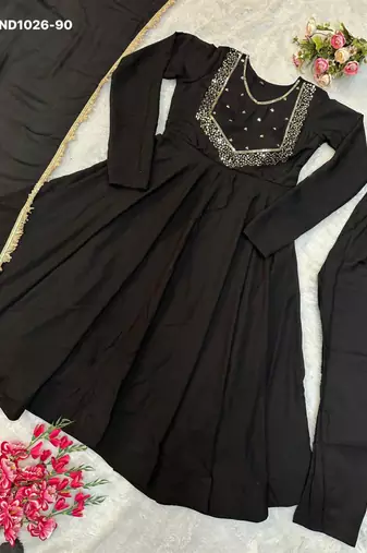 black georgette kurta set with embroidered thread work
