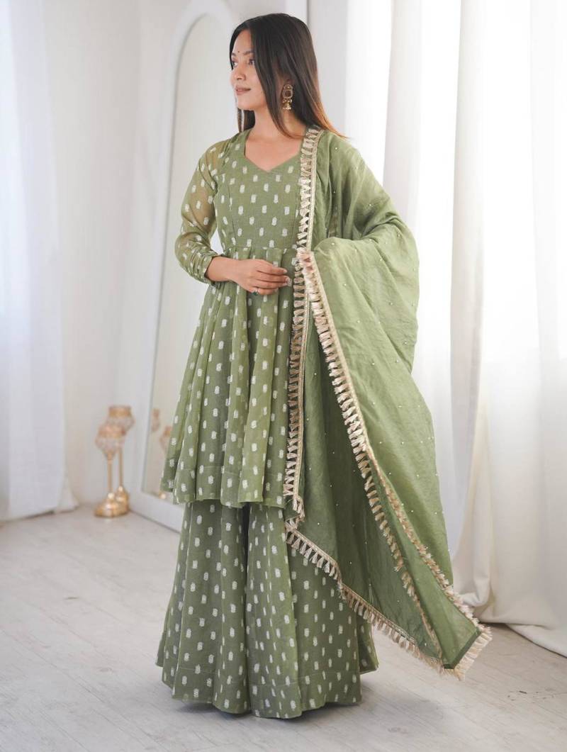 Green silk blend woven kurta-sets