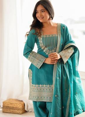  rama green embroidered kurta afghani pant set for festivals 3