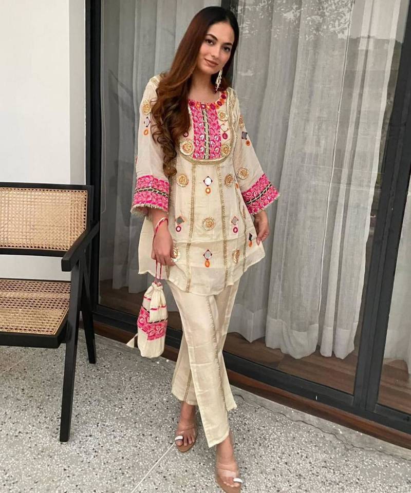 Cream crepe embroidered kurta-sets