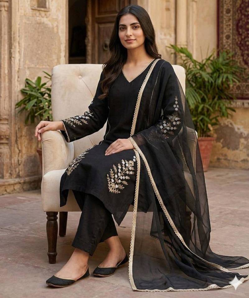 Black silk blend embroidered kurta-sets