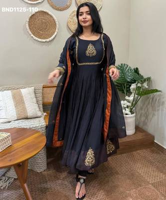 dark navy blue embroidered georgette womens kurta set 1