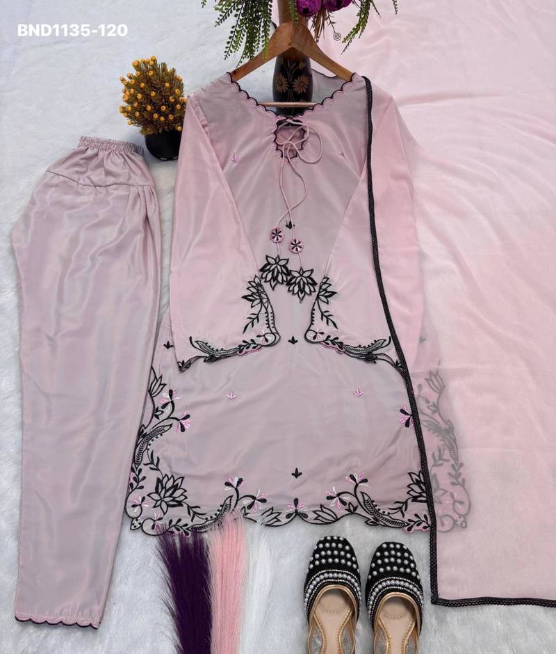 Light-pink silk blend embroidered kurta-sets