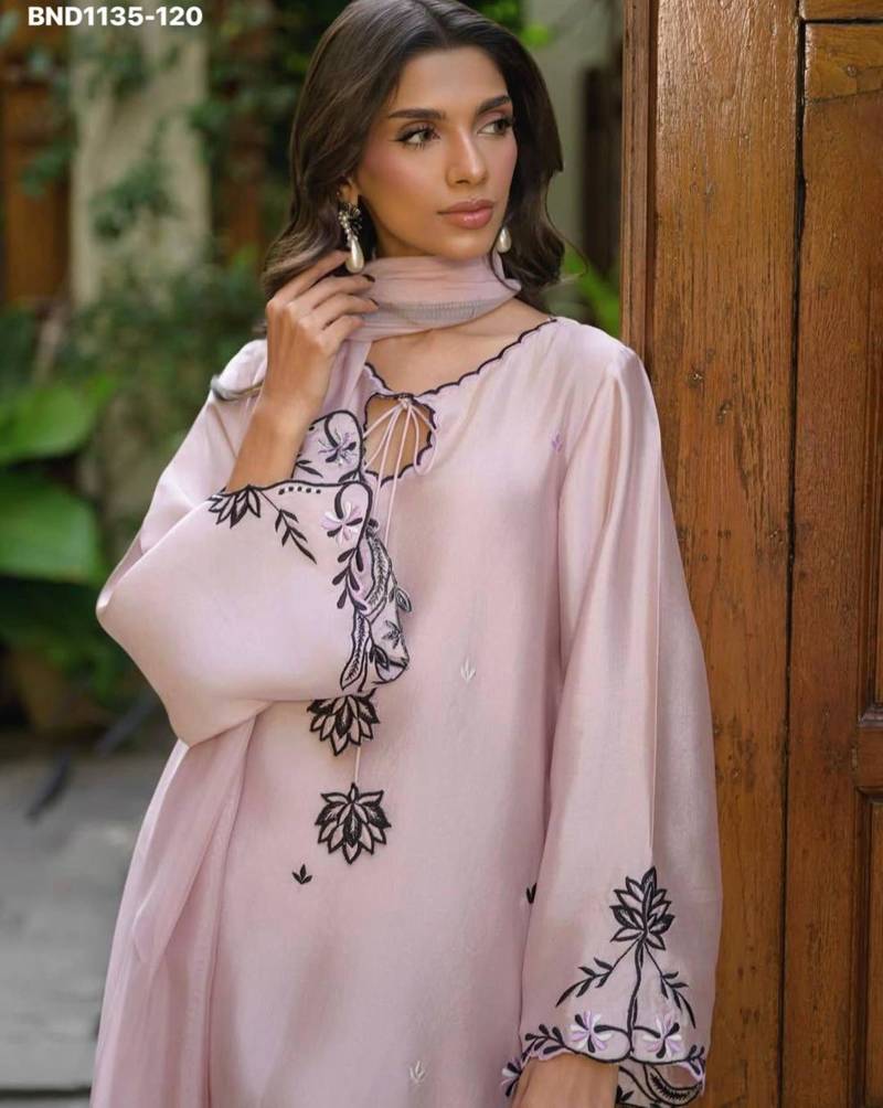 Light-pink silk blend embroidered kurta-sets