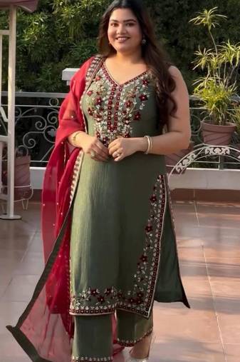 Green vichitra silk embroidered kurta-sets