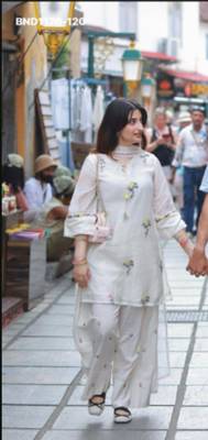 white chanderi embroidered kurta set 1