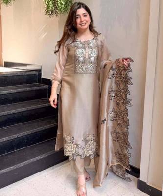 light chiku silk blend embroidered kurta set 1