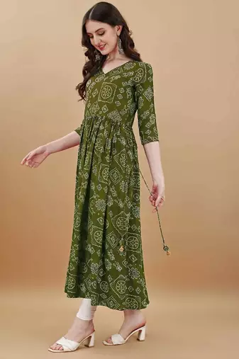 Green bandhani printed rayon a-line pleated kurta