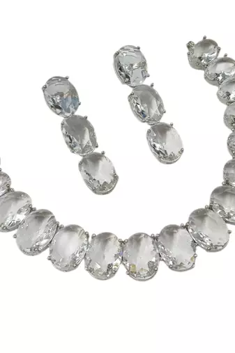 White ad stone rhodium-plated necklace set with earrings