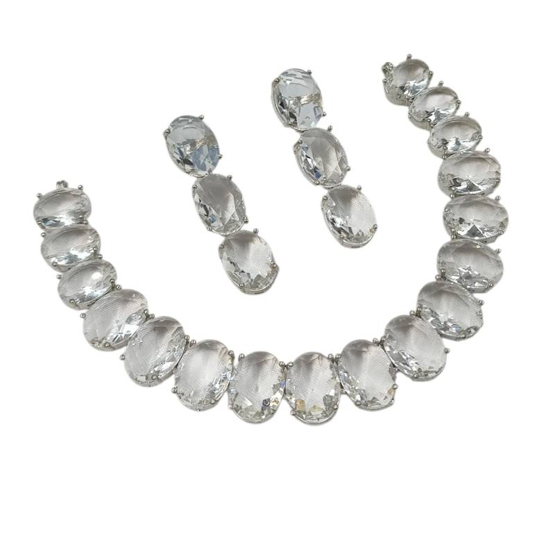 White ad stone rhodium-plated necklace set with earrings