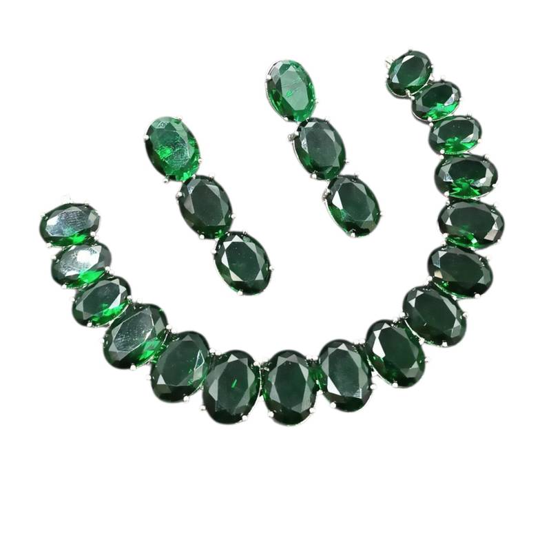Green ad stone rhodium-plated necklace set with earrings
