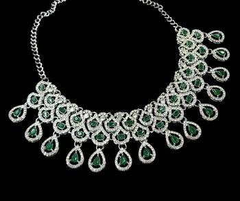 Green rhodium-plated agate stone necklace set with earrings & maang tikka 2