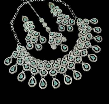 Pista rhodium-plated agate stone necklace set with earrings & maang tikka 1