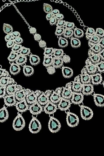 Pista rhodium-plated agate stone necklace set with earrings & maang tikka