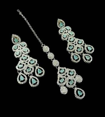 Pista rhodium-plated agate stone necklace set with earrings & maang tikka 3