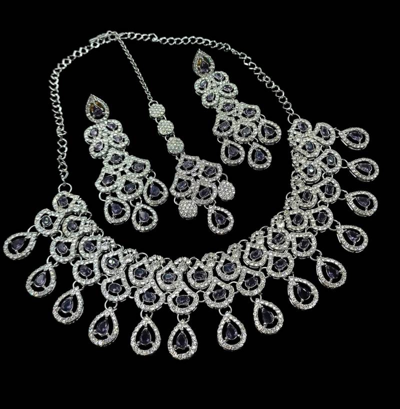 Purple rhodium-plated agate stone necklace set with earrings & maang tikka