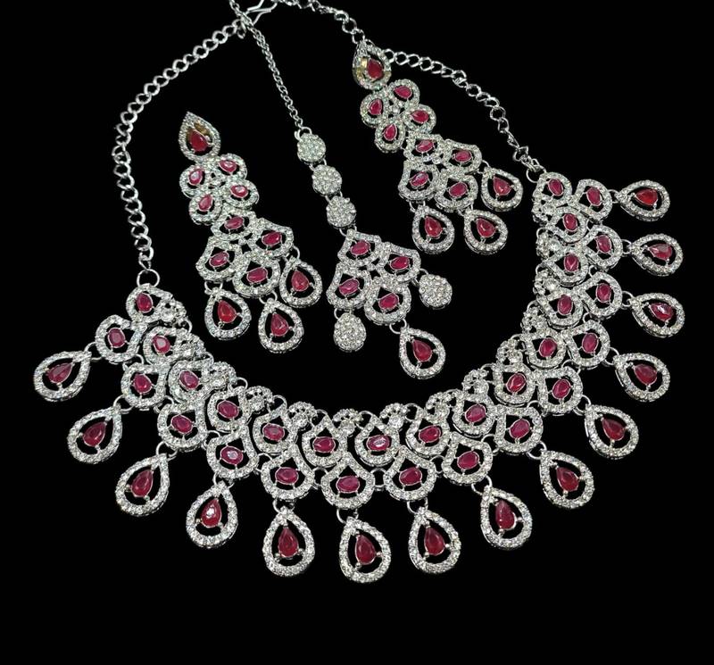 Maroon rhodium-plated agate stone necklace set with earrings & maang tikka