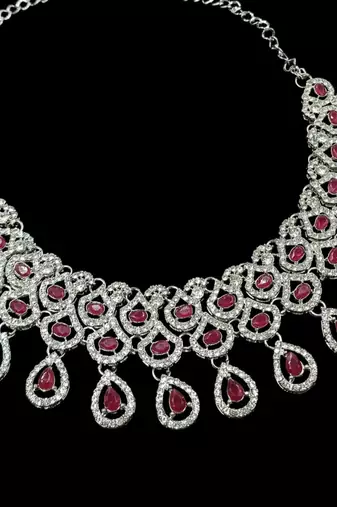 Maroon rhodium-plated agate stone necklace set with earrings & maang tikka