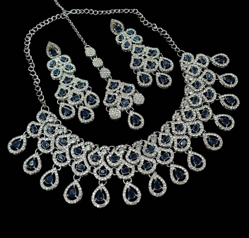 Blue rhodium-plated agate stone necklace set with earrings & maang tikka