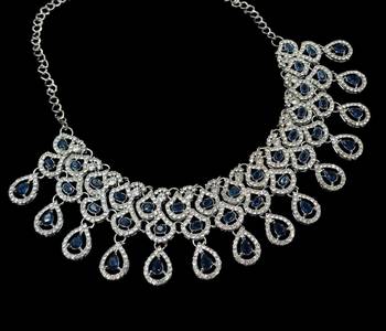 Blue rhodium-plated agate stone necklace set with earrings & maang tikka 3