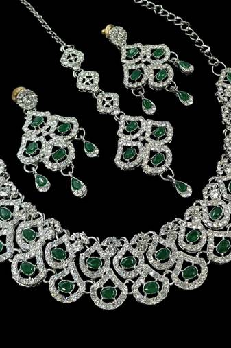Green agate stone necklace set with earrings & maang tikka, rhodium plated