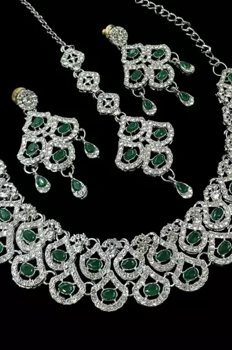 Green agate stone necklace set with earrings & maang tikka, rhodium plated