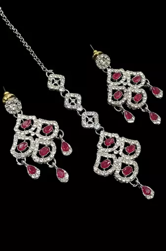 Maroon agate stone necklace set with earrings & maang tikka, rhodium plated
