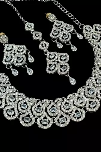 White agate stone necklace set with earrings & maang tikka, rhodium plated